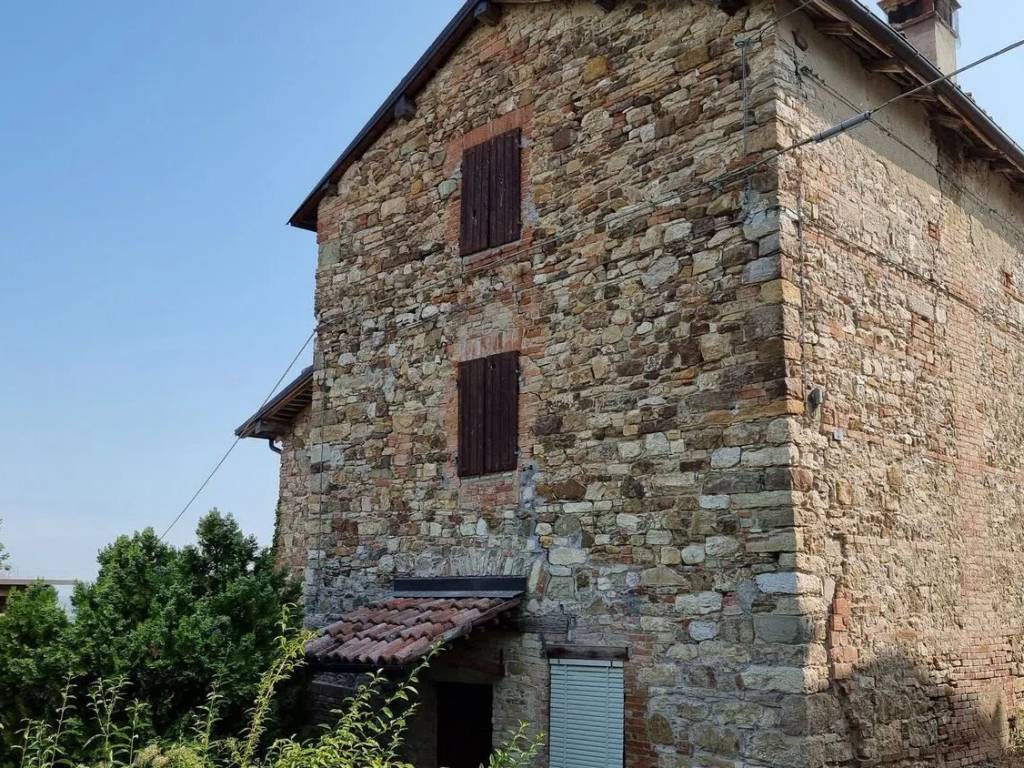 Rustico / casale a Pianello val tidone in Arcello S.N.C. - Foto 5