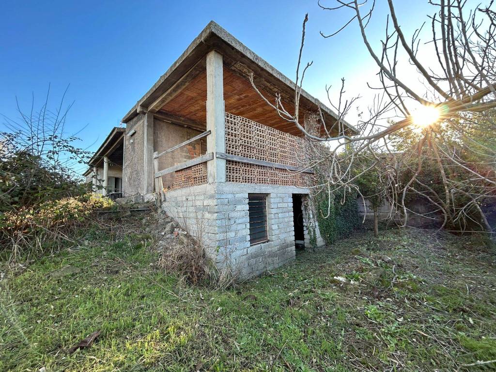 Villa a Aprilia in Via Fossignano - Foto 4
