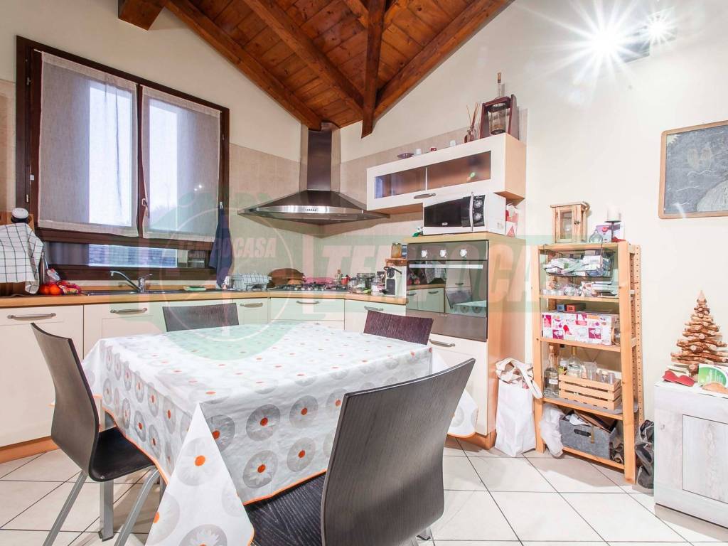 Appartamento a Marnate in Via Damiano Chiesa - Foto 2