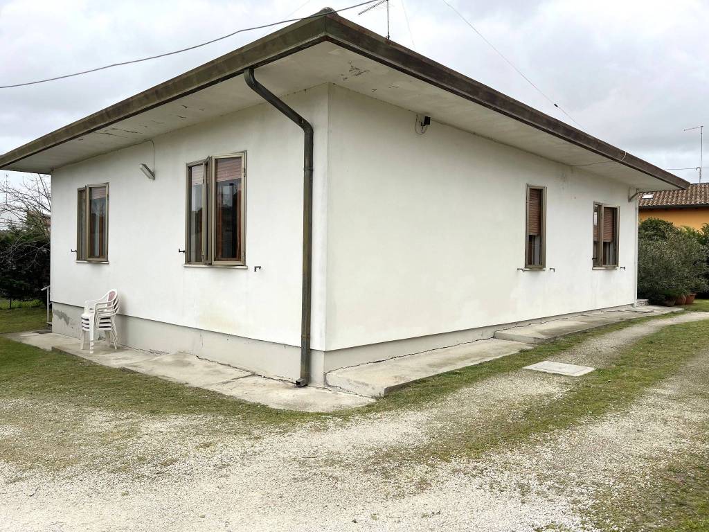 Villa a Porto viro in Via Luigi Pirandello, 12 - Foto 2