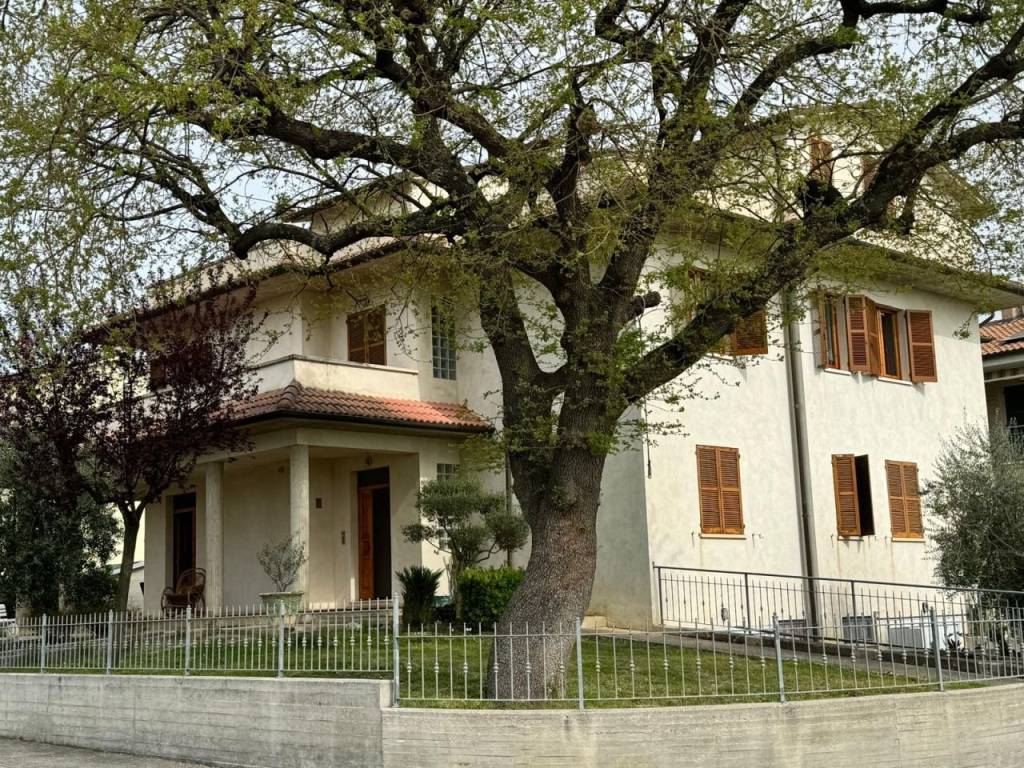 Villa a Monte roberto in Via Giovanni Falcone - Foto 3