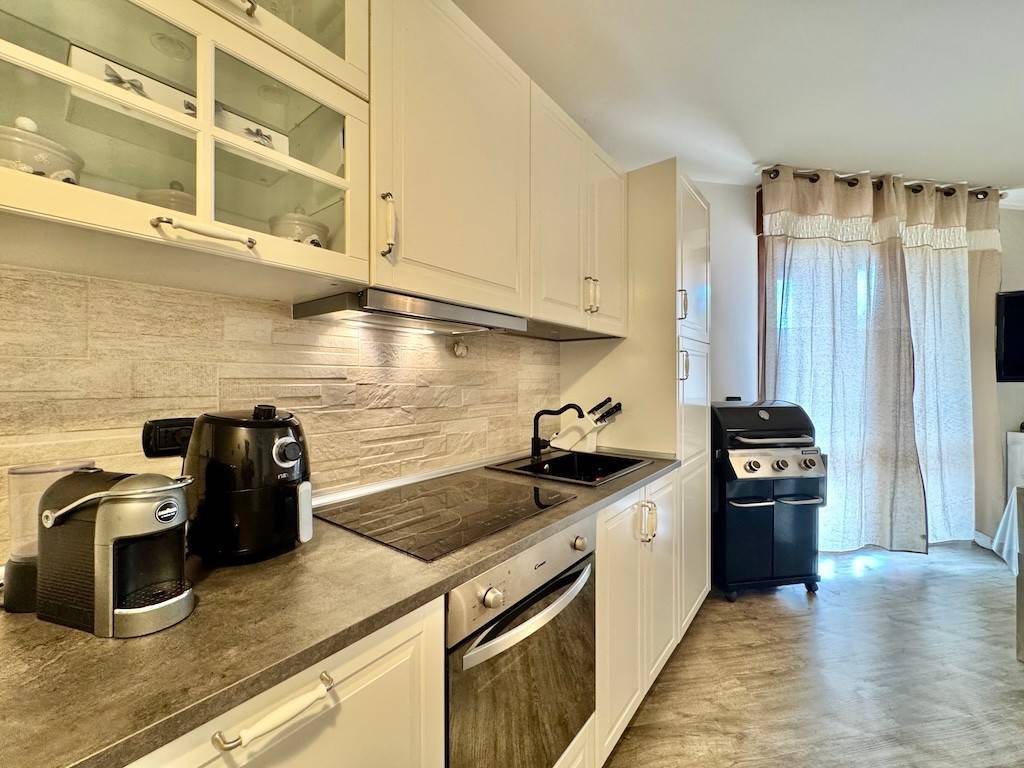 Appartamento a Castelnuovo del garda in Via Alberto Montini - Foto 4