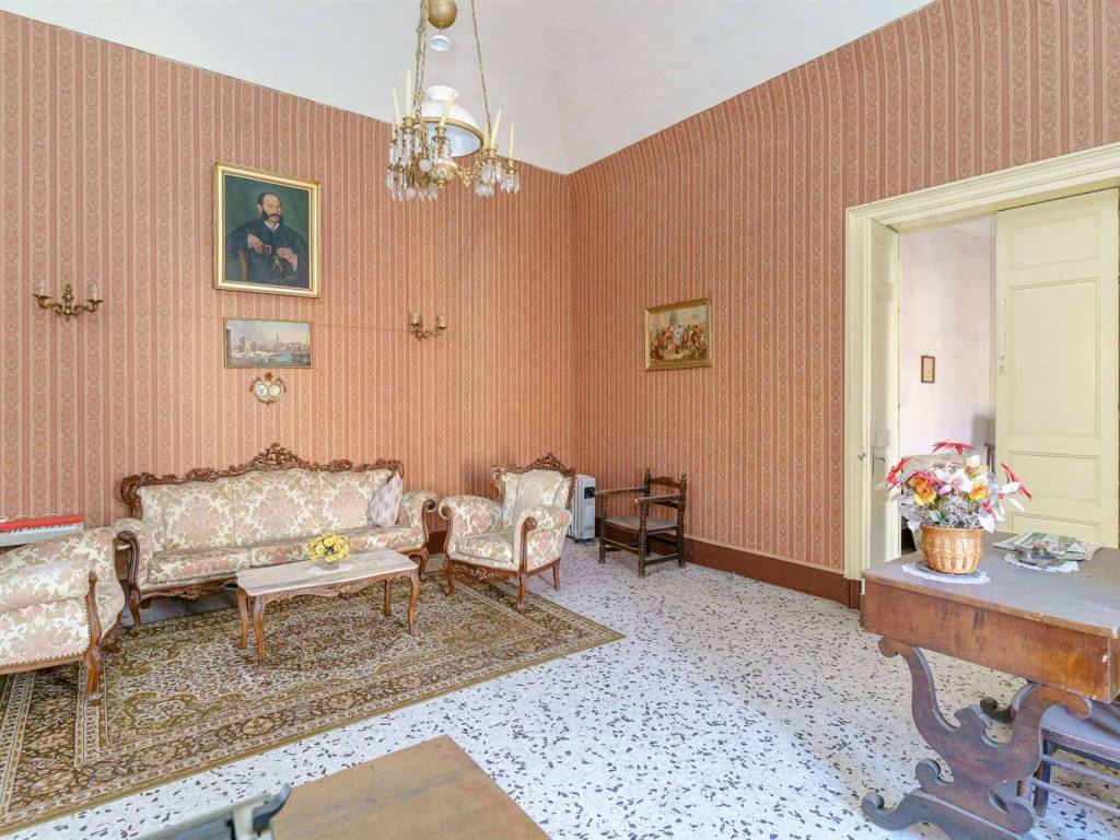 Casa indipendente a Trecastagni in Corso Vittorio Emanuele, 137 - Foto 2