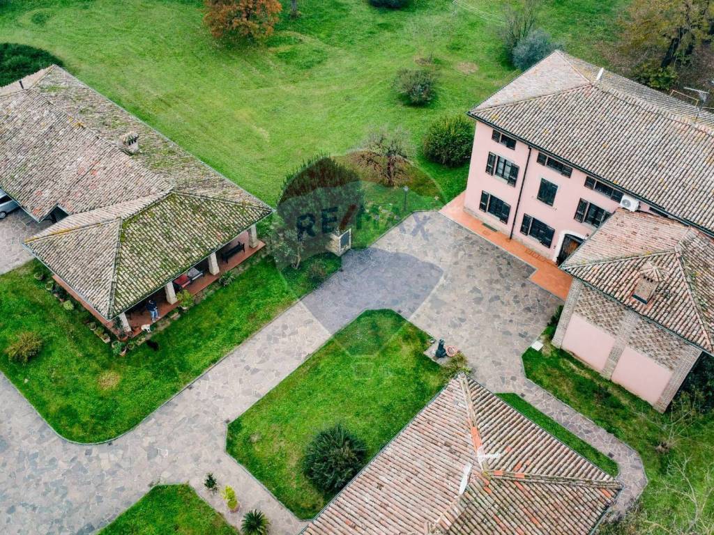 Villa a Fiorenzuola d'arda in Strada provinciale, 4 - Foto 2