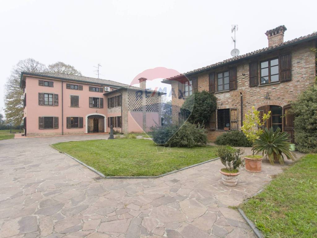 Villa a Fiorenzuola d'arda in Strada provinciale, 4 - Foto 3