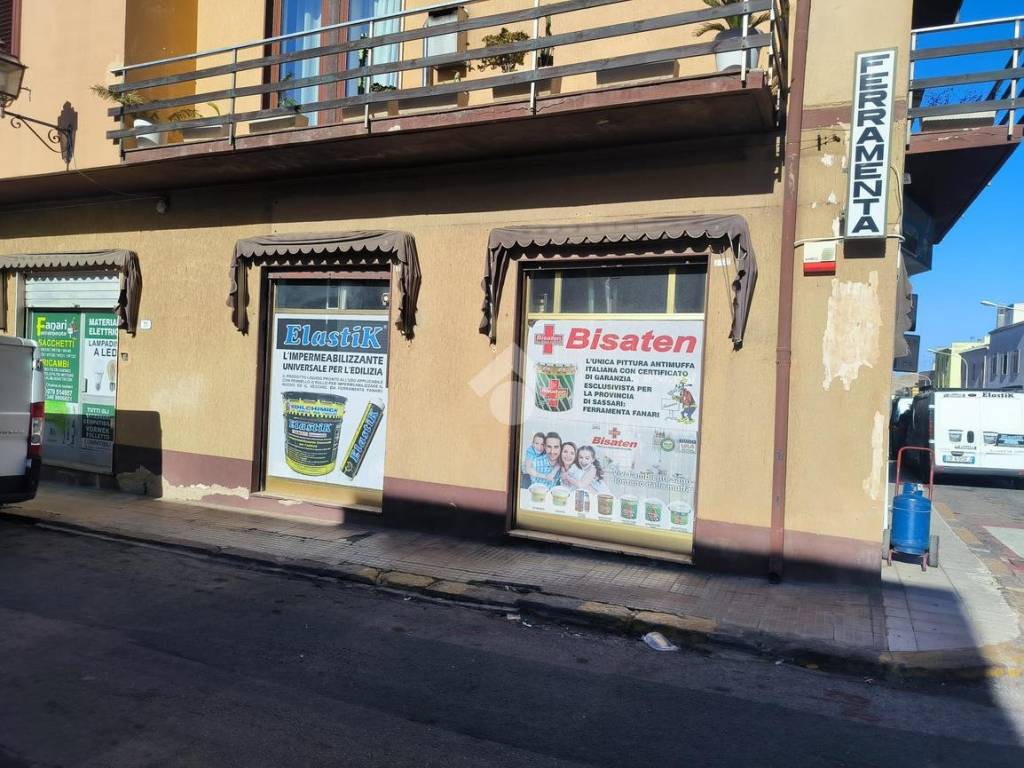 Immobile a Porto torres in attività commerciale via Ettore Sacchi, 42 - Foto 3