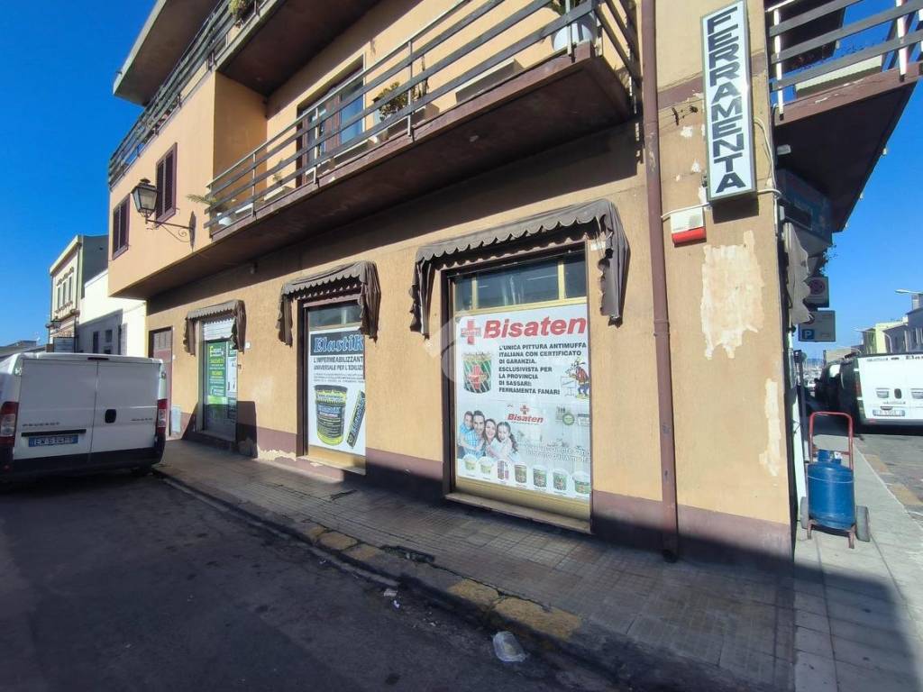 Immobile a Porto torres in attività commerciale via Ettore Sacchi, 42 - Foto 4