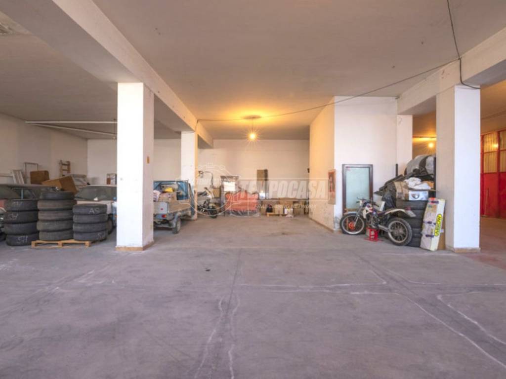 Immobile a Corridonia in Viale dell'Industria - Foto 2
