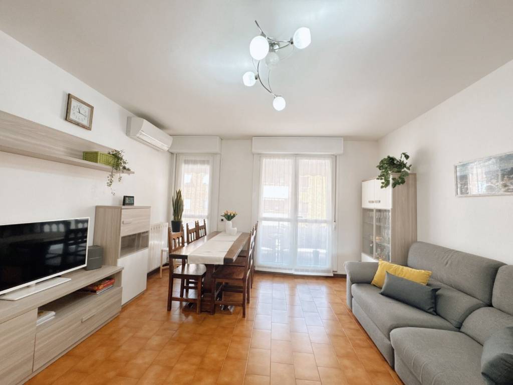 Appartamento a Tradate in Piazza Corrado Frera, 1 - Foto 4