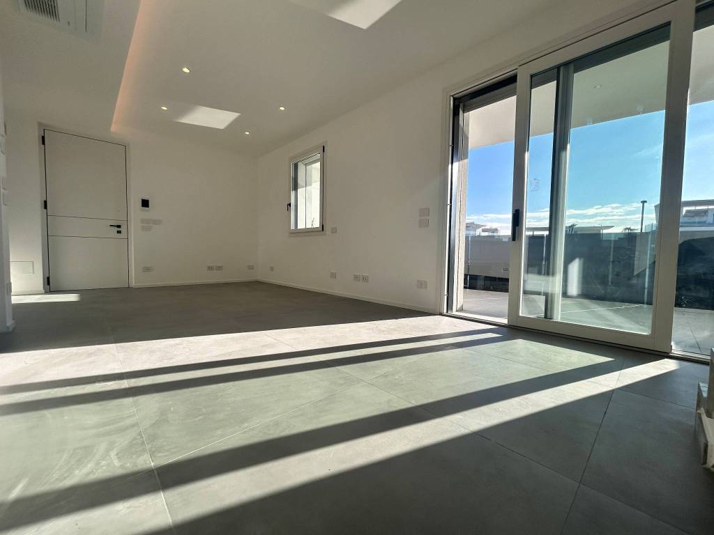 Appartamento a Peschiera del garda in Via Giuseppe Parini - Foto 4