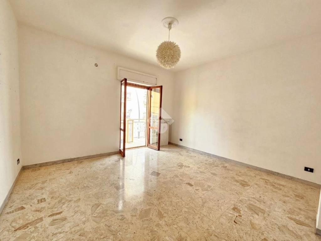 Appartamento a Taranto in Via Amalfi, 38 - Foto 2