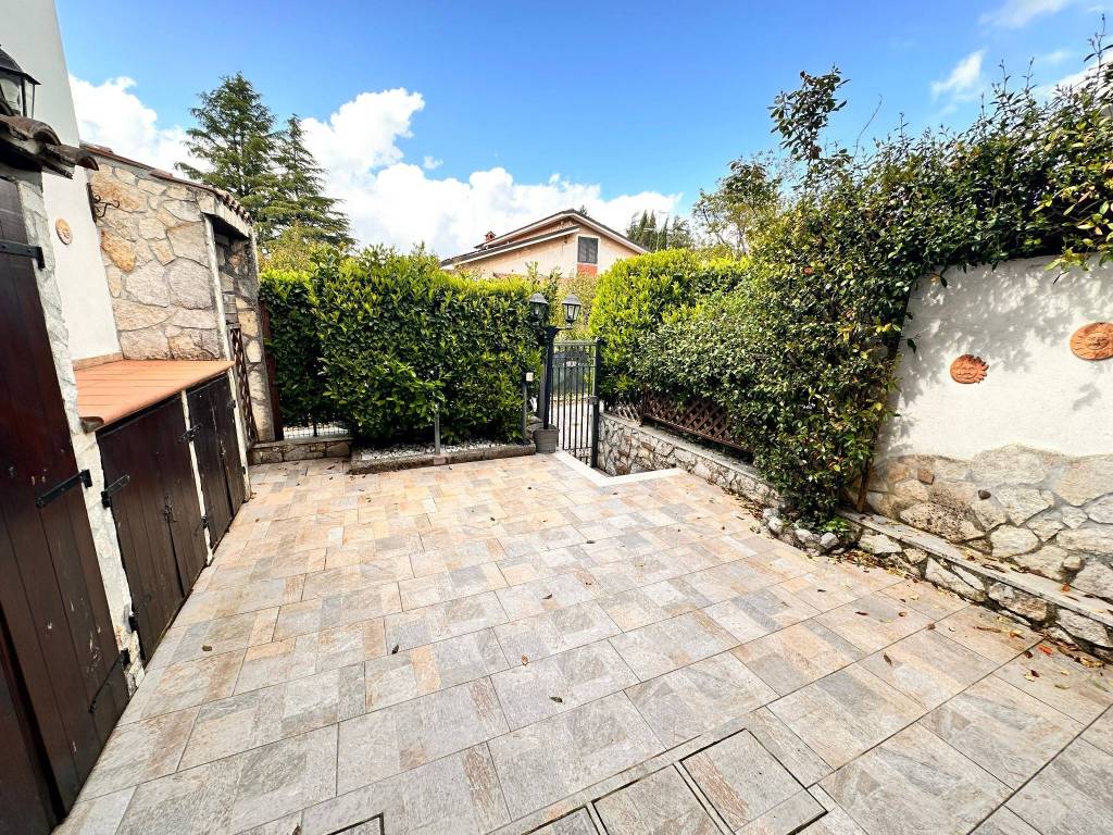 Appartamento a Rocca di botte in Via Fabrizio De Britiis, 22 - Foto 4