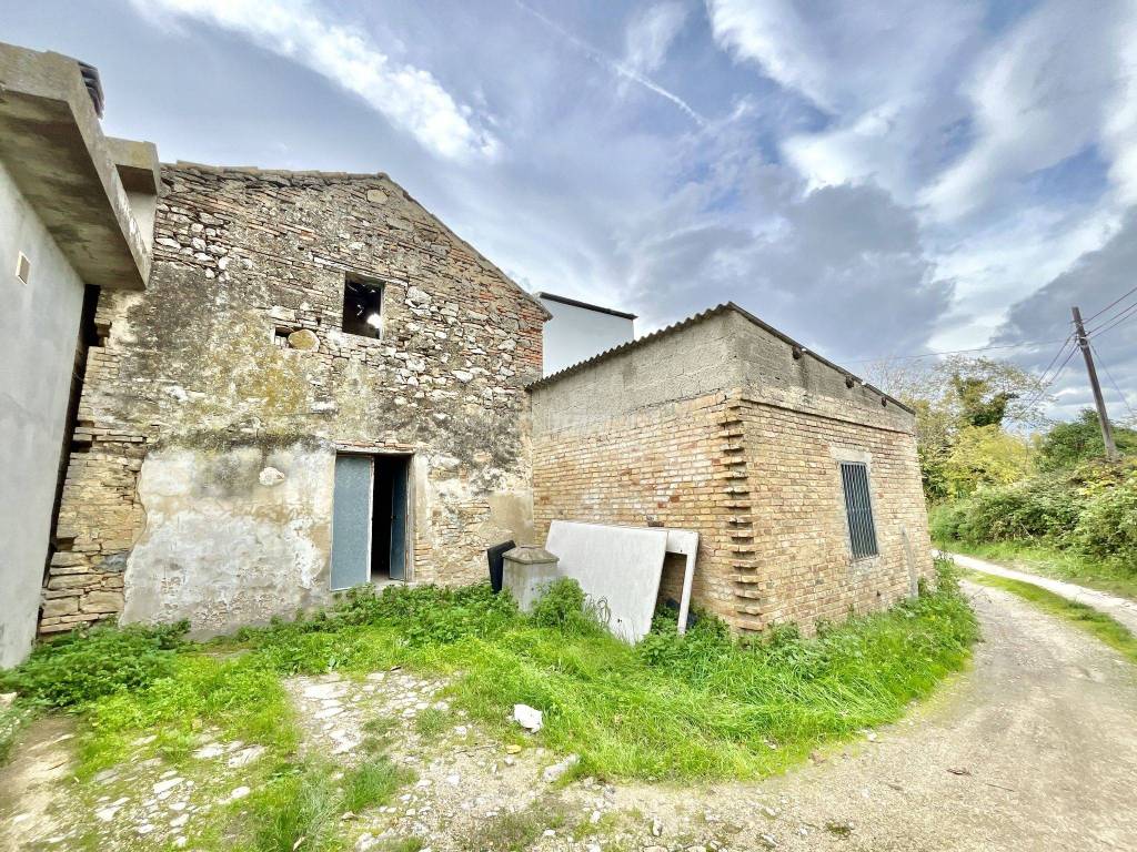 Casa indipendente a Pescara in Strada Colle Renazzo, 87 - Foto 4