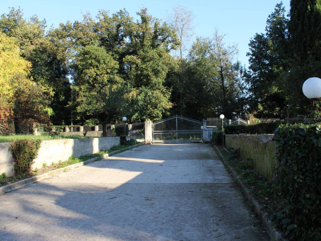 Palazzo / stabile a Cassino in Via Cerro - Foto 2