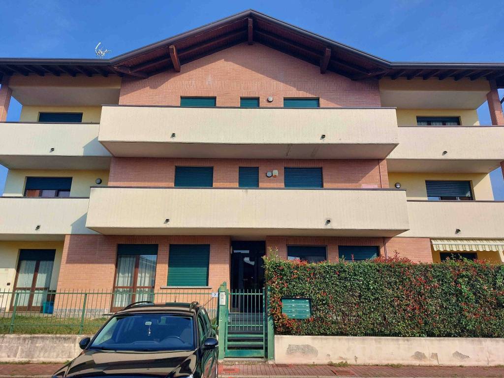 Appartamento a Tradate in Via Benedetto Brin - Foto 3