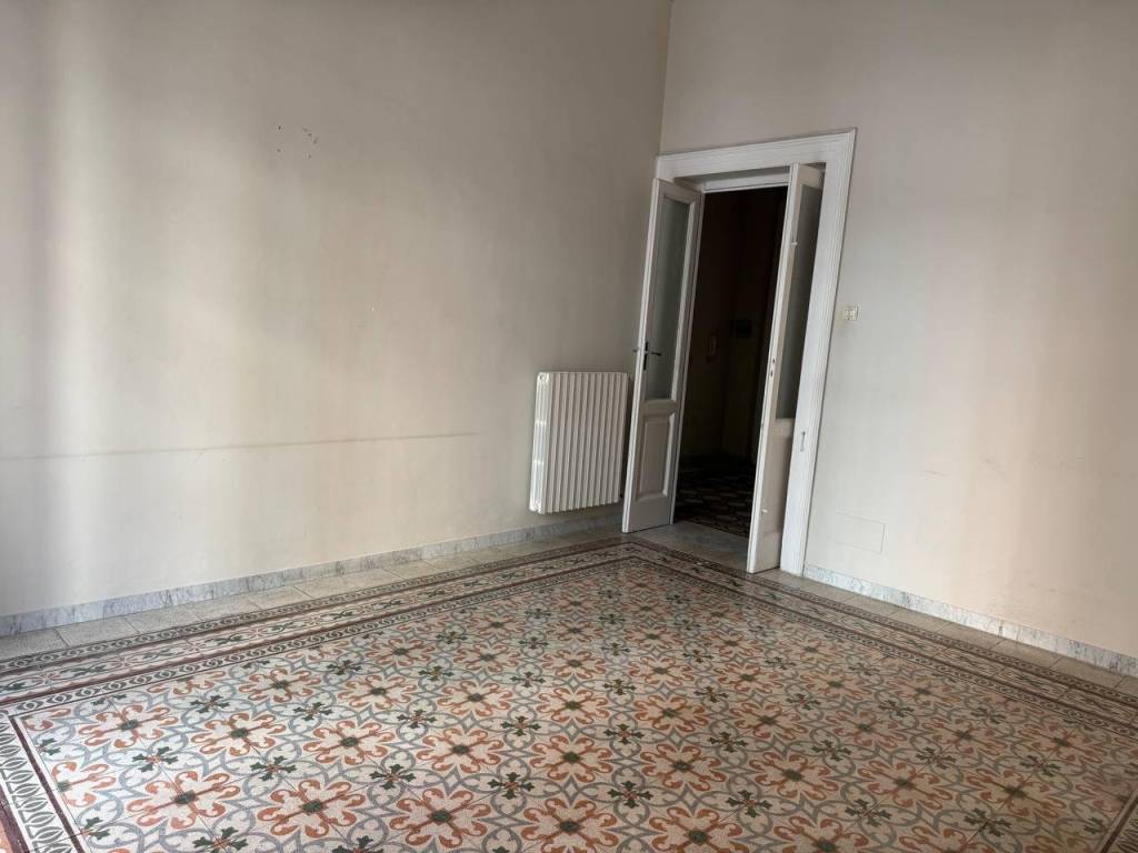 Appartamento a Taranto in Via Regina Elena, 111 - Foto 2