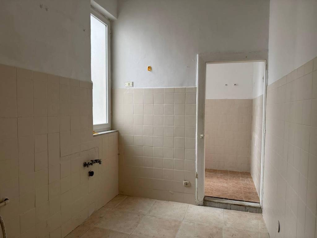 Appartamento a Taranto in Via Regina Elena, 111 - Foto 5