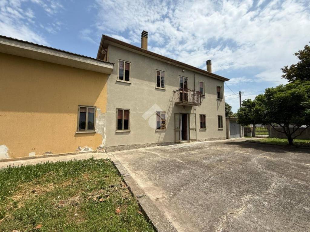 Casa indipendente a Rovigo in Via Volturno, 29 - Foto 2