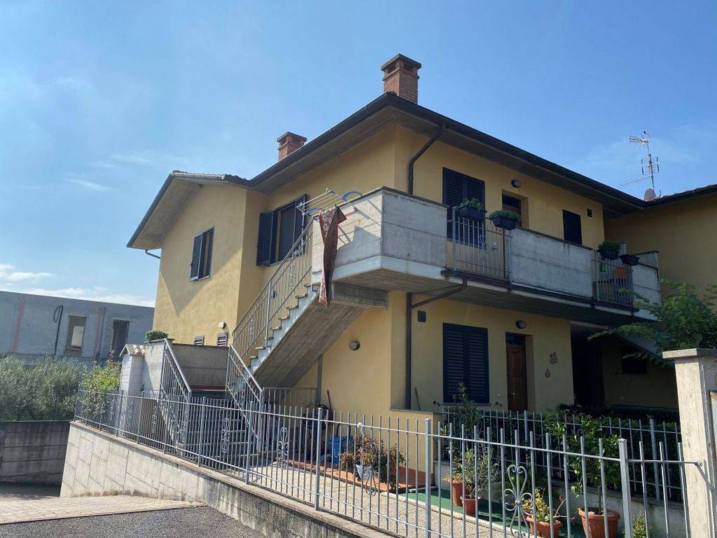 Appartamento a Castiglione del lago in Via XXV Aprile, 3 - Foto 2
