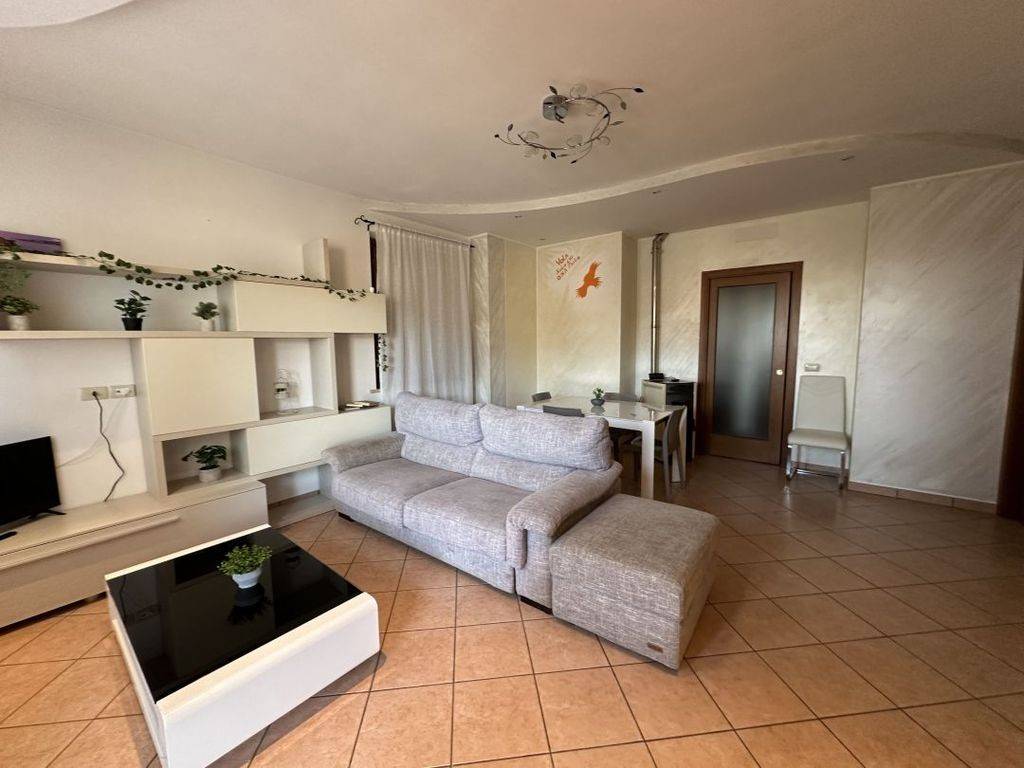 Appartamento a Castiglione del lago in Via XXV Aprile, 3 - Foto 4