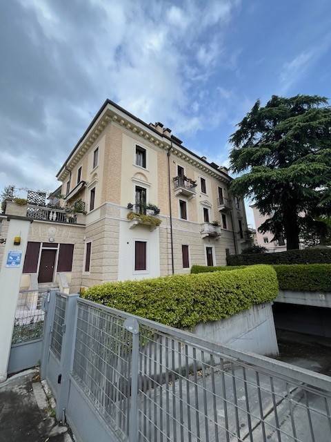 Appartamento a Verona in Via Ippolito Nievo, 17 - Foto 4