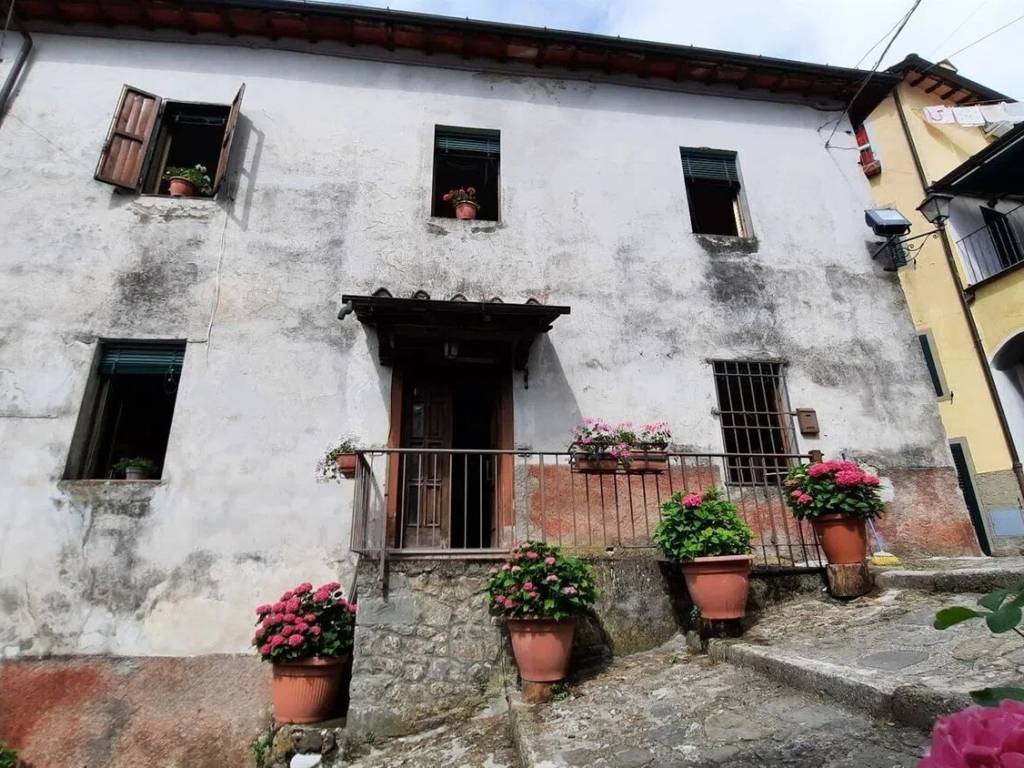 Rustico / casale a Barga in Via Del Saltello S.N.C. - Foto 4