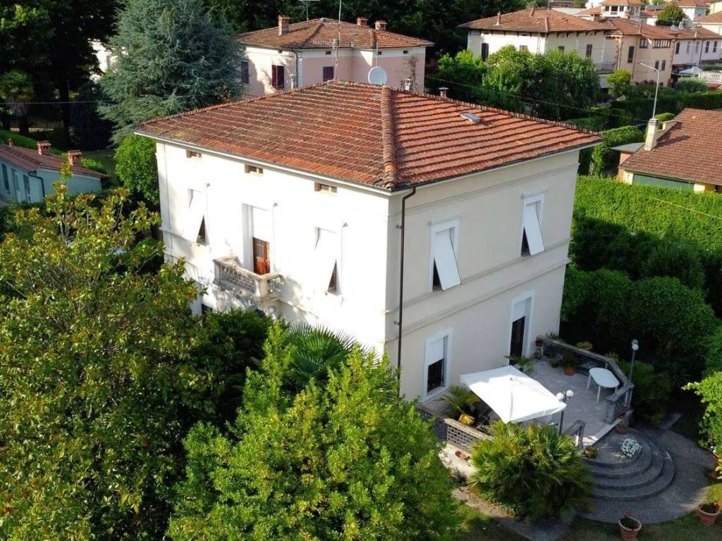 Villa a Barga in Via Roma S.N.C. - Foto 2