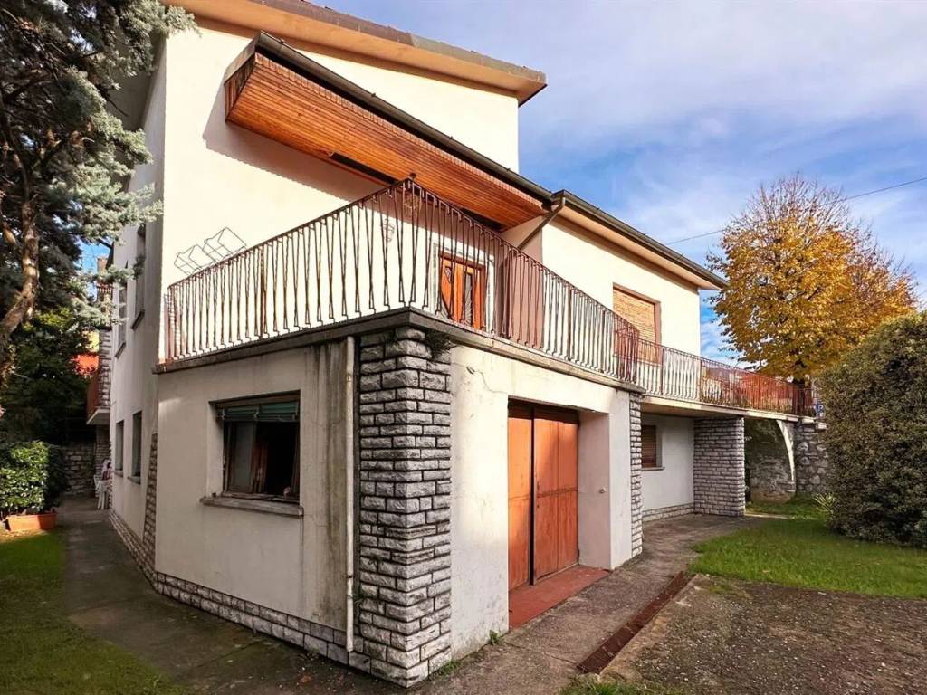 Villa a Barga in Via Roma S.N.C. Snc - Foto 3