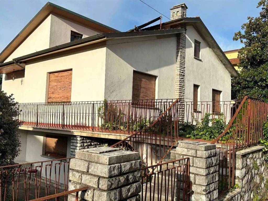 Villa a Barga in Via Roma S.N.C. Snc - Foto 5