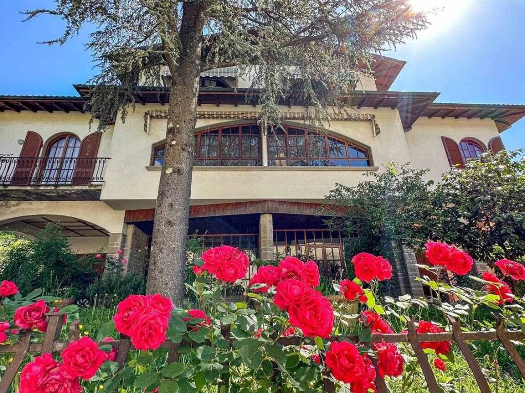 Villa a Barga in Via Della Repubblica, 32 - Foto 2