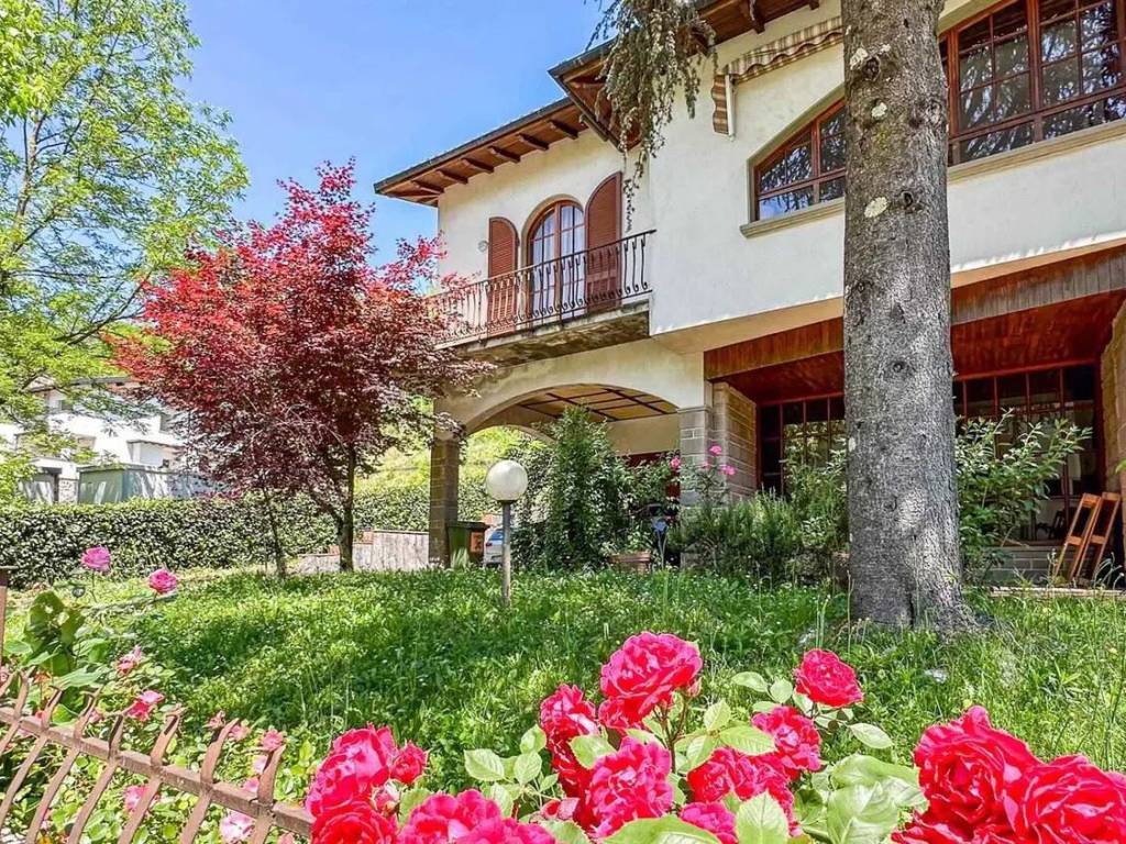 Villa a Barga in Via Della Repubblica, 32 - Foto 4