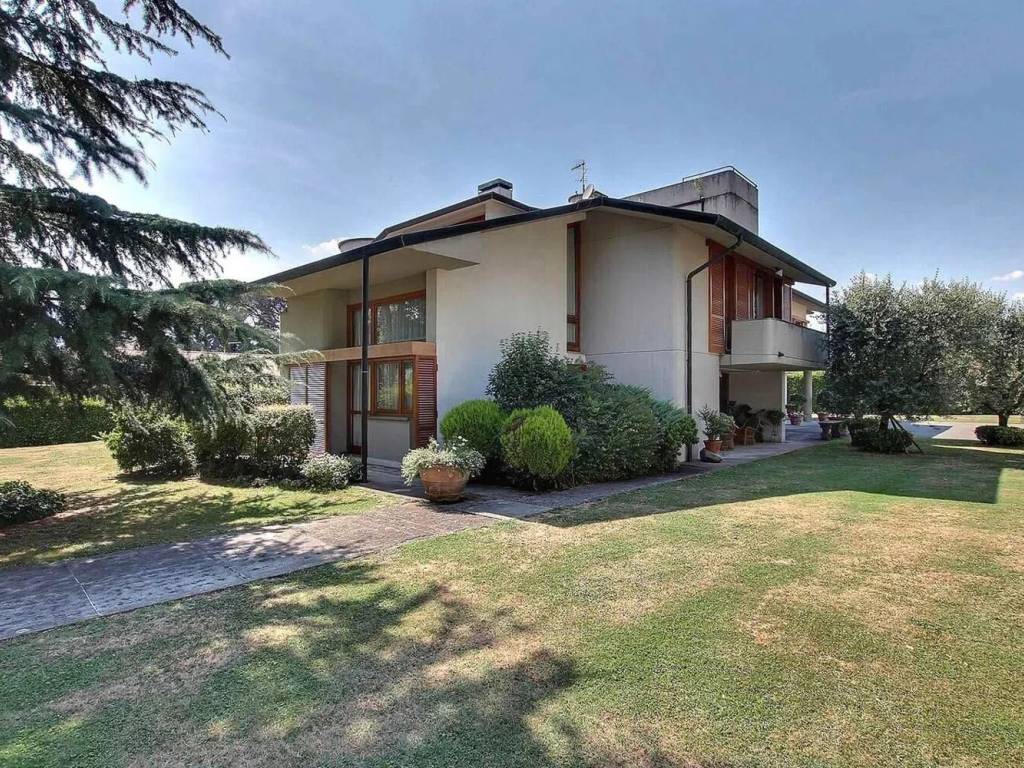 Villa a Barga in Via Roma S.N.C. Snc - Foto 3