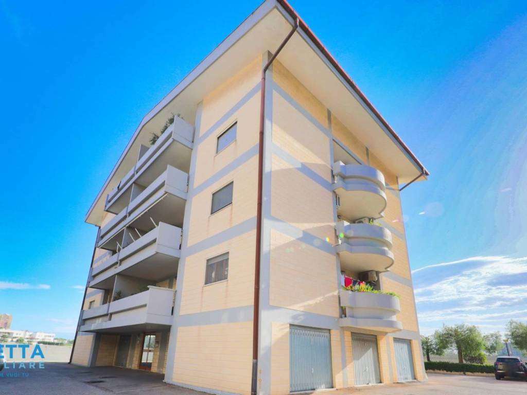 Attico / mansarda a Taranto in Via Lago Alimini Grande , 12 - Foto 3