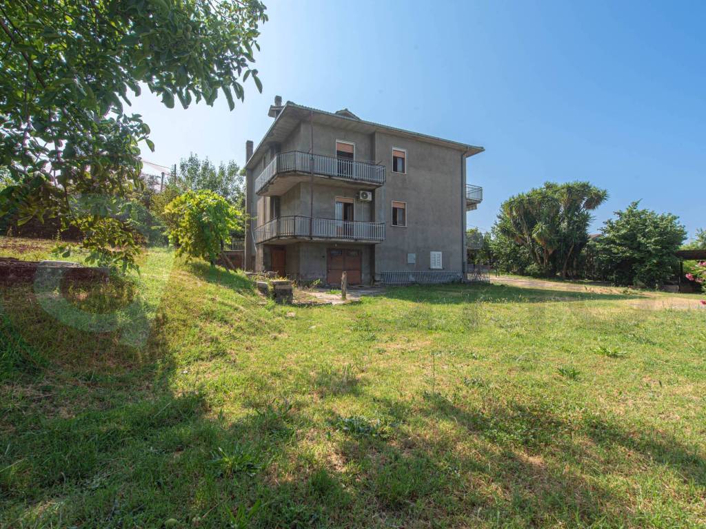Casa indipendente a Roccasecca in Via Montello, 2 - Foto 3