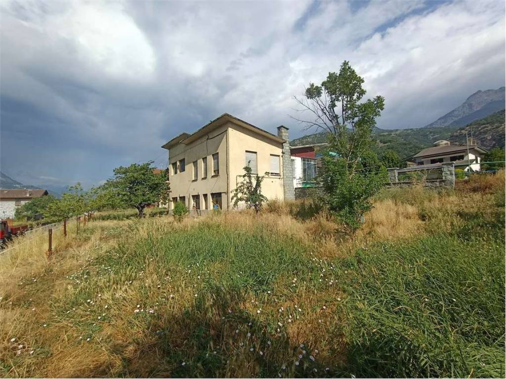 Palazzo / stabile a Nus in via Aosta - Foto 4