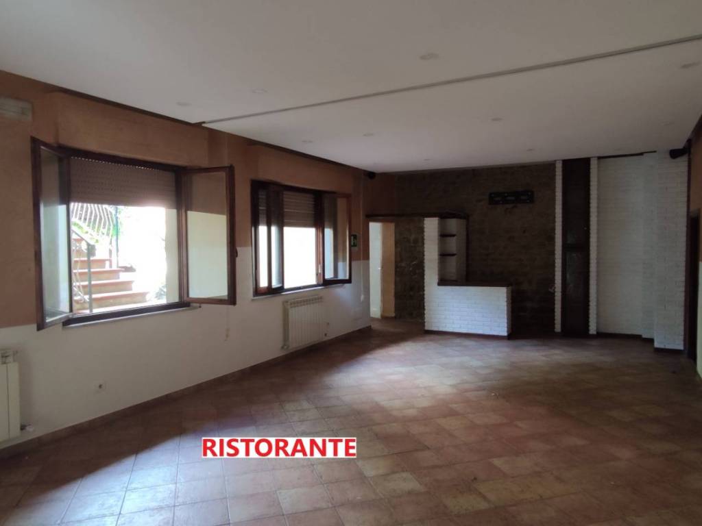 Palazzo / stabile a Poggibonsi in Via Romana, 93 - Foto 2