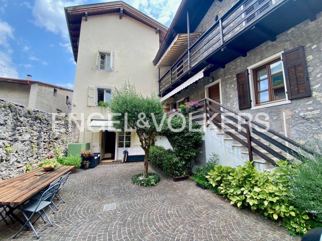 Casa indipendente a Isera in Via Giovan Battista Rosina, 7 - Foto 2