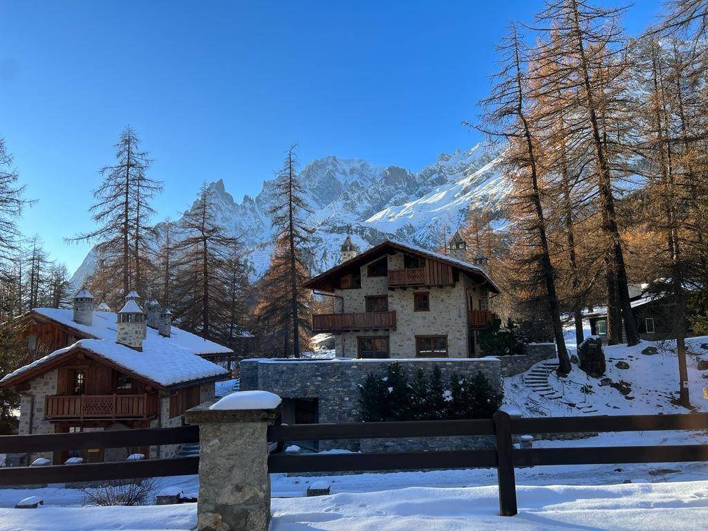 Appartamento a Courmayeur in strada della val Ferret - Foto 2