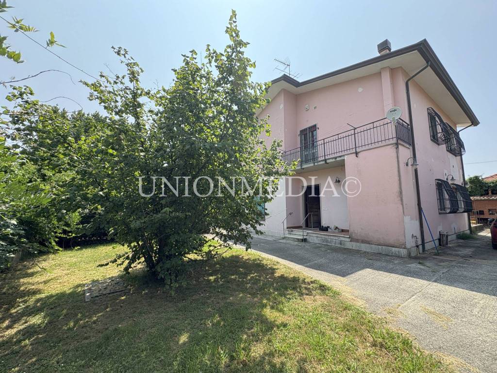 Villa a Sarzana in Viale 25 Aprile - Foto 2
