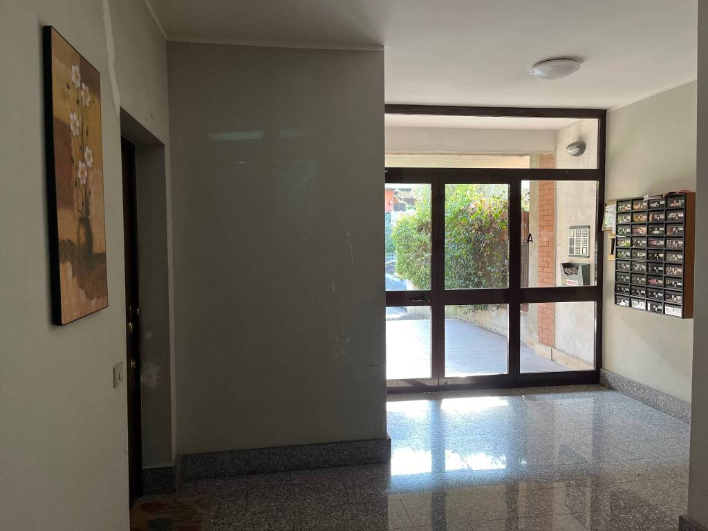 Appartamento a Roma in Viale della Torre di Pratolungo, 9 - Foto 4
