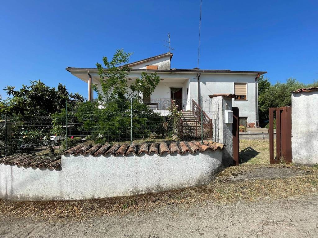 Villa a Ceccano in Via Colle Antico - Foto 2