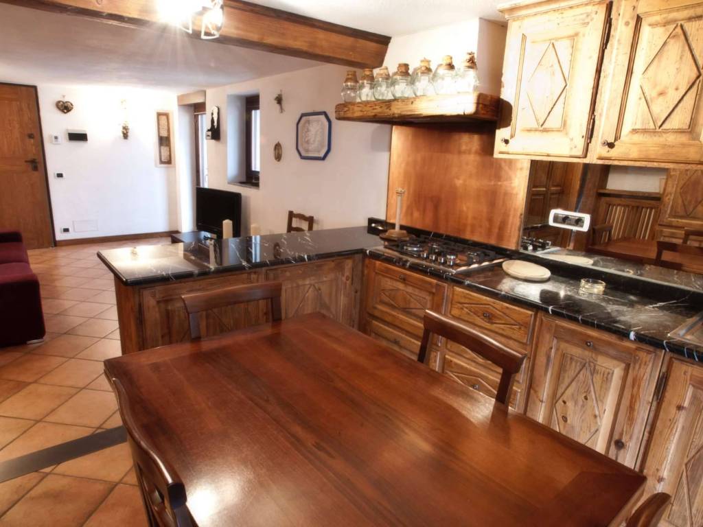Appartamento a Valtournenche in strada Privata Interna 4 - Foto 3