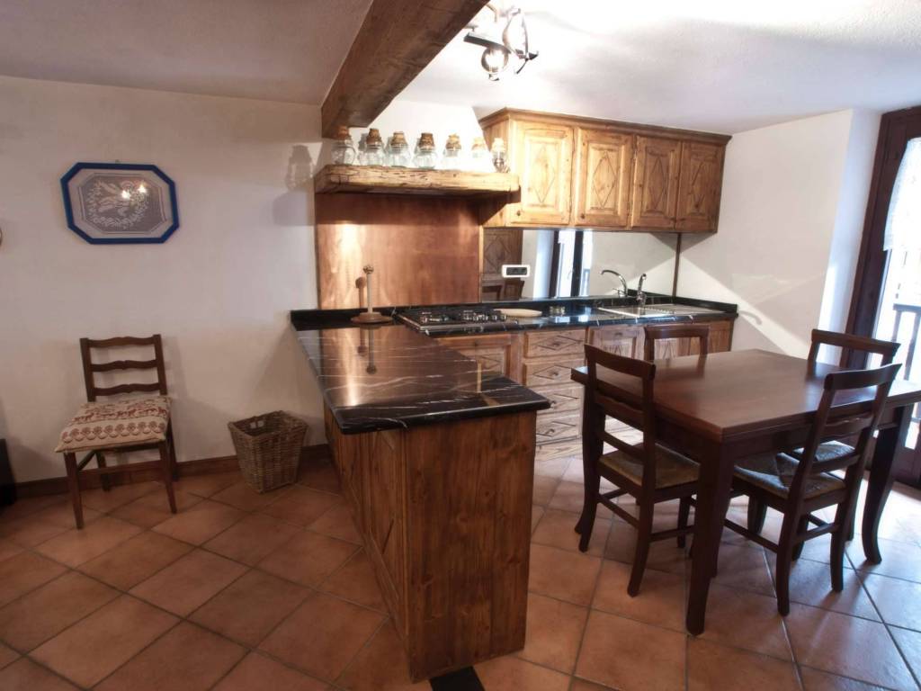 Appartamento a Valtournenche in strada Privata Interna 4 - Foto 4