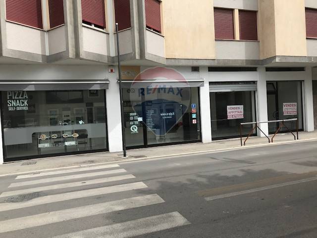 Box / garage a Pescara in Via Caduta Del Forte - Foto 2