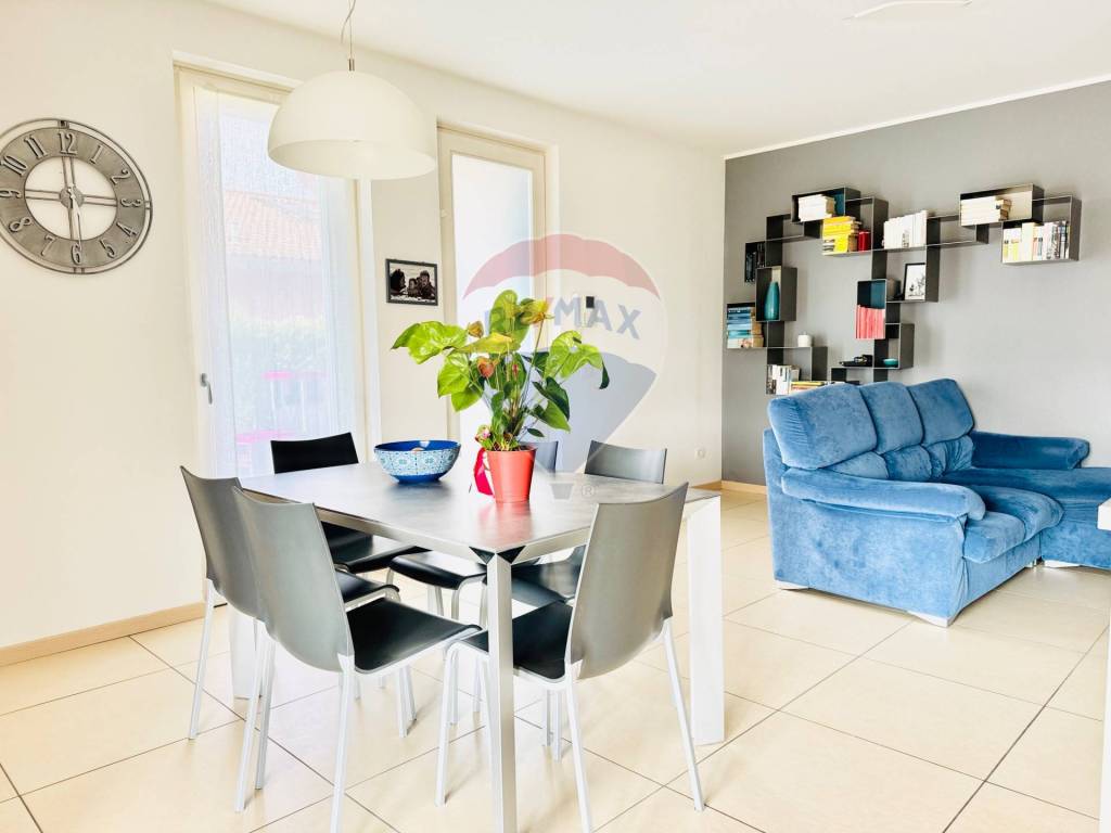 Appartamento a Castelnuovo del garda in Via Oliveto, 21 - Foto 3