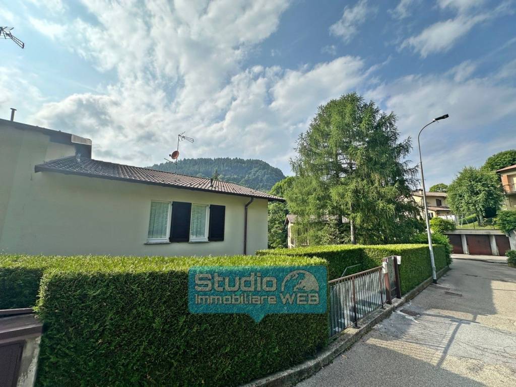 Villa a Magreglio in Via Ex Militari Italiani Internati - Foto 3