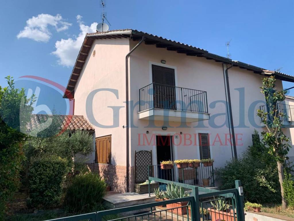 Casa indipendente a Bevagna in Via collepoppo, 1 - Foto 2