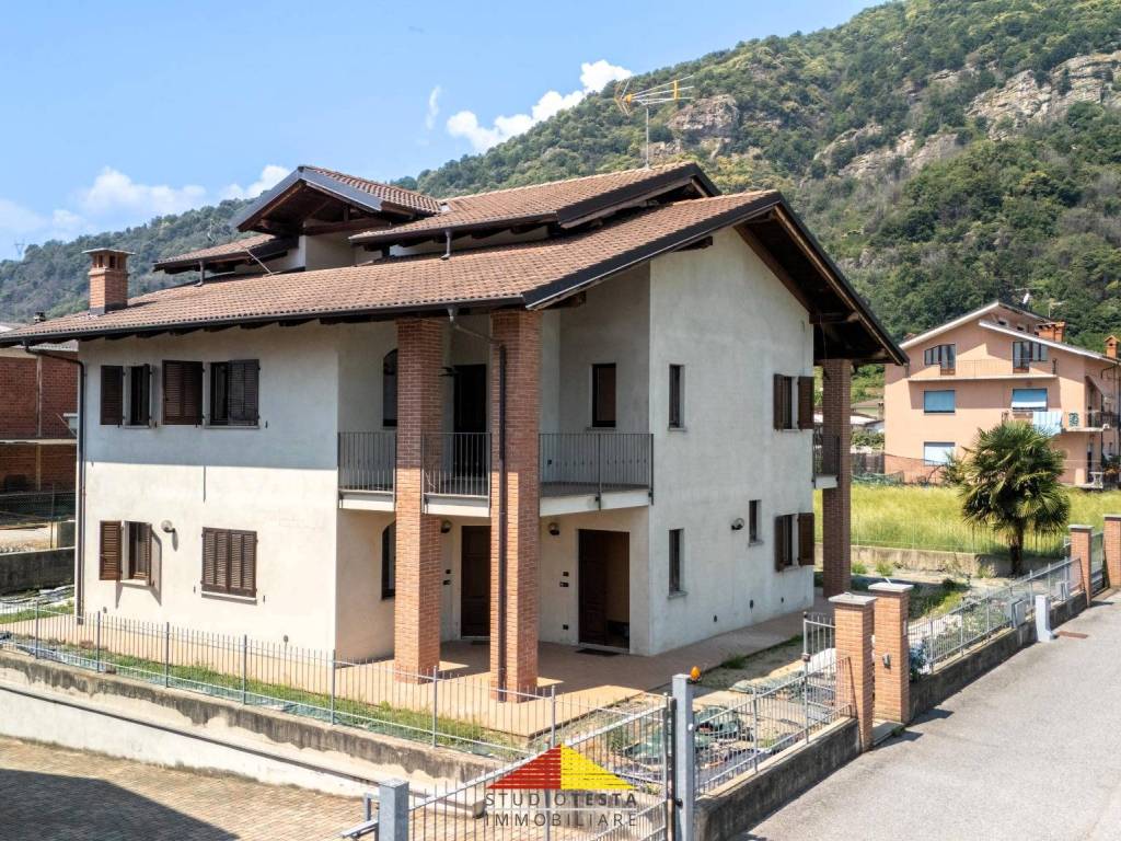 Villa a Revello in Via Italia 61 - Foto 3