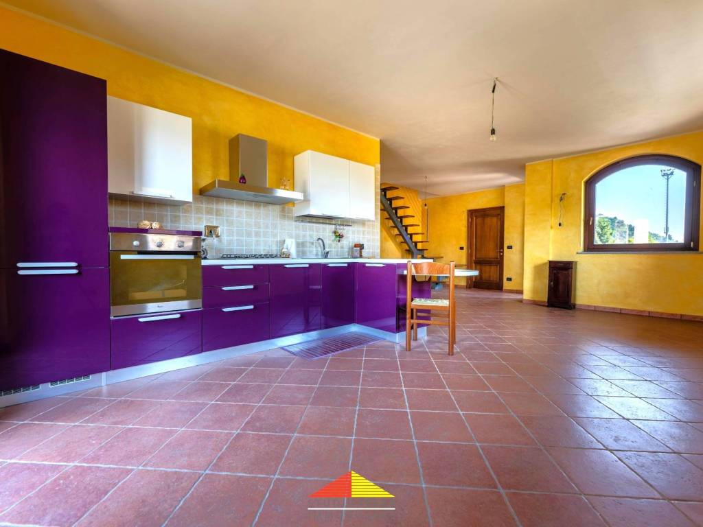 Villa a Revello in Via Italia 61 - Foto 4