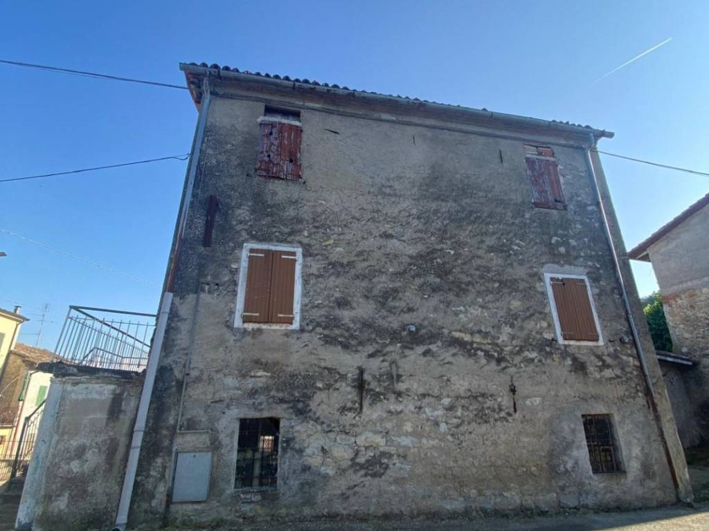 Casa indipendente a Viano in Via Ca' De Pazzi, 3 - Foto 3